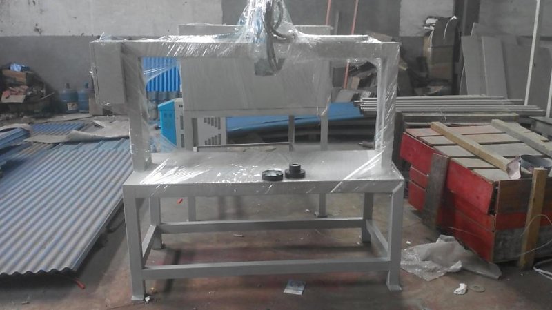 Pressing machine for PVC Tile